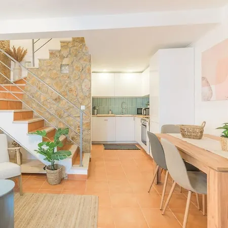 Triplex- Center Apartment