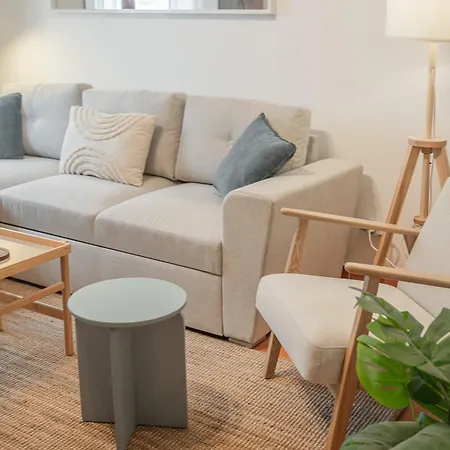 Triplex- Center Apartment