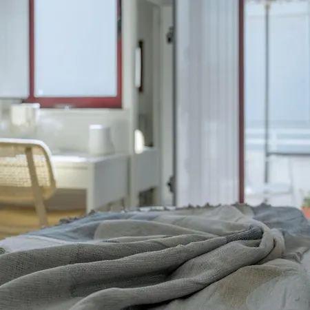 Triplex- Center Apartment *